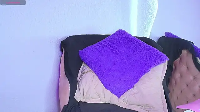 mia_ailyn_ - Mia_ailyn_'s free webcam - UK Sex Cams