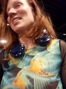 exhibitionsplit - Exhibitionsplit's free webcam - UK Sex Cams