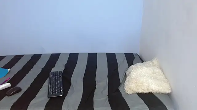 naya_10 - Naya_10's free webcam - UK Sex Cams