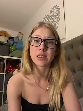 Live sex cam of RosieLovexoxx