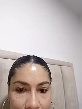 jennyrouse01 - JennyRouse01's free webcam