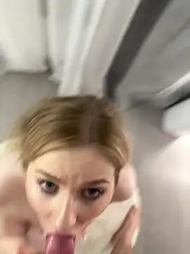 CaseyCumFace live on StripChat 