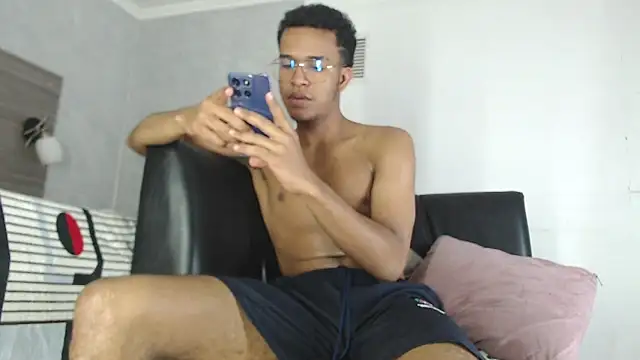 aston_xvera - Aston_xvera's free webcam