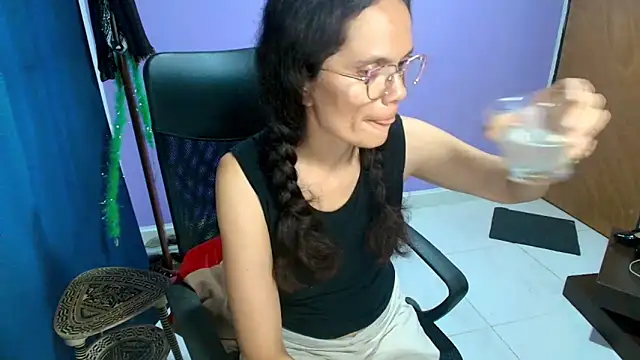 nattyslave4u - Nattyslave4U's free webcam - UK Sex Cams