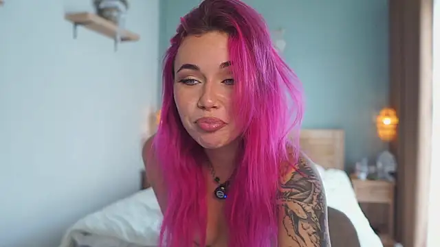 sarah_pink - Sarah_Pink's free webcam