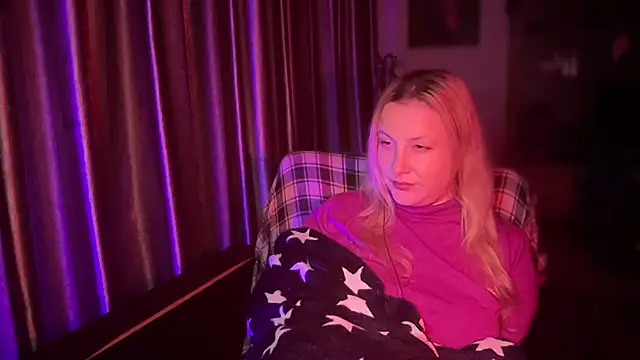 BikiHellena live cam screenshot female on Gratis Show – Free Live Cams