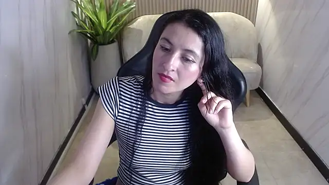 tatiscelis_tf live show on StripChat 