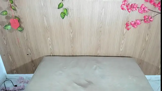 jenelotizz06 - Jenelotizz06's free webcam - UK Sex Cams