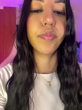 Tamara_Roberts1 live cam screenshot female from Colombia on Gratis Show – Free Live Cams