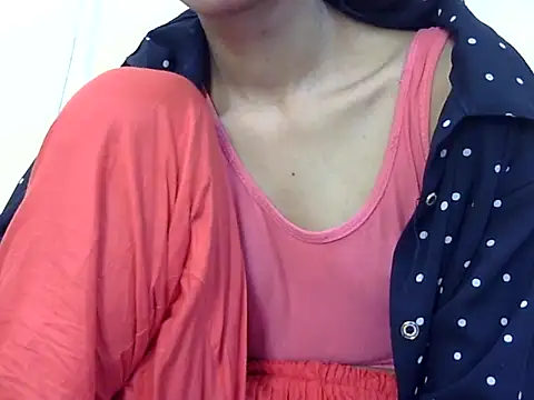 anu_tiny - Anu_tiny's free webcam - UK Sex Cams