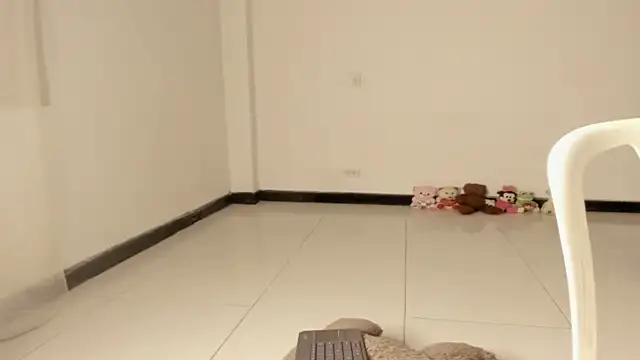 CAROLINNAGOMEZ live cam screenshot female on Gratis Show – Free Live Cams