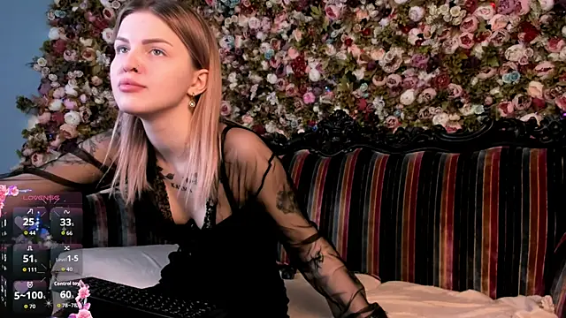 AkulinaGold live cam screenshot female on Gratis Show – Free Live Cams