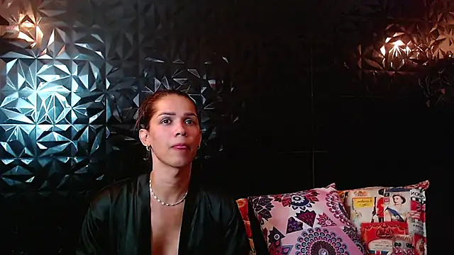 pink__lola1 - PINK__LOLA1's free webcam - UK Sex Cams