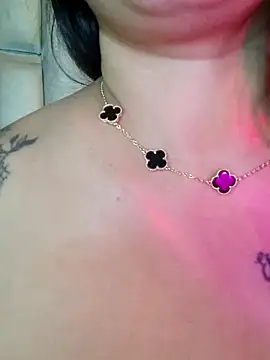 chelaqueen_ - Chelaqueen_'s free webcam