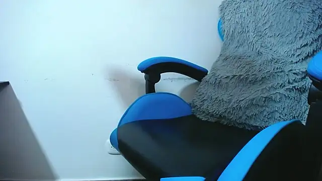 klylls_squirt_ - Klylls_squirt_'s free webcam