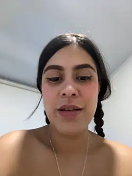 lucyrain_18 live cam screenshot female on Gratis Show – Free Live Cams