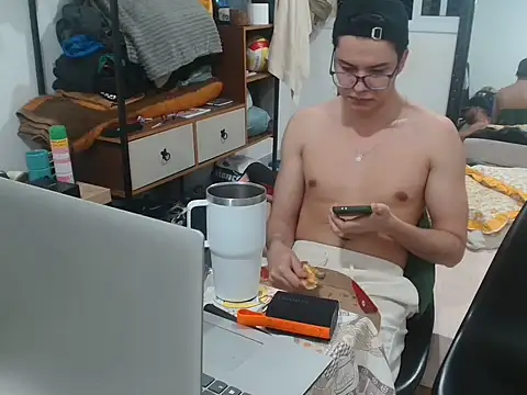 TimiidoSP011 Live Webcam on Stripchat