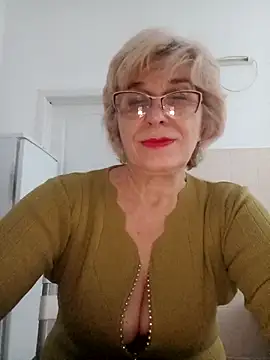 52MiaLove02 Live Webcam on Stripchat