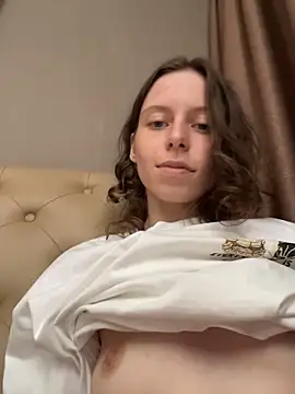 RinaMood Live Webcam on Stripchat