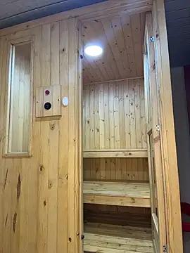 Barbielatinas Live Webcam on Stripchat