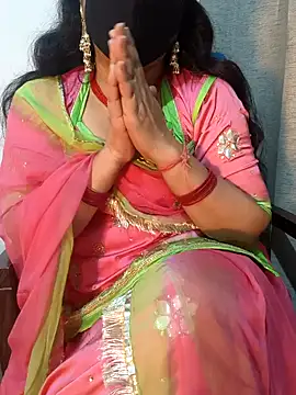 Nandani-rathore0... Live Webcam on Stripchat