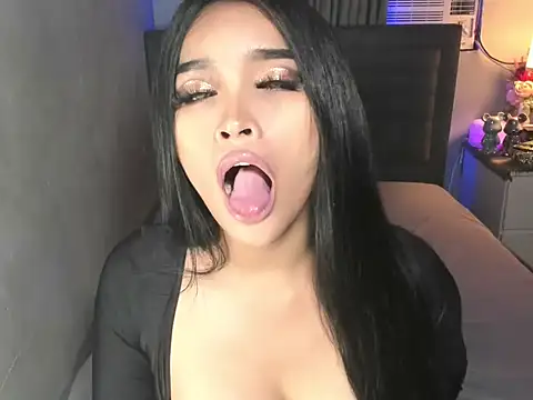 PrettyYoungHugeCockTS