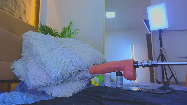 Isa__Blanc Live Webcam on Stripchat