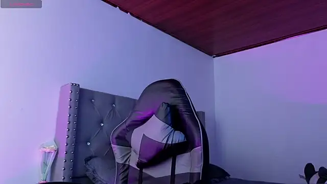  cristal_hilton_10 chat room