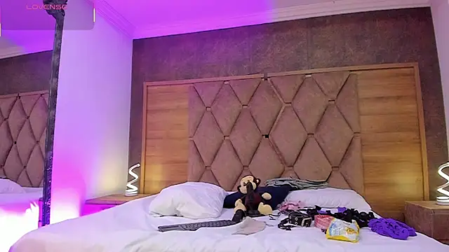 Live sex cam di VictoriaSaenz1_