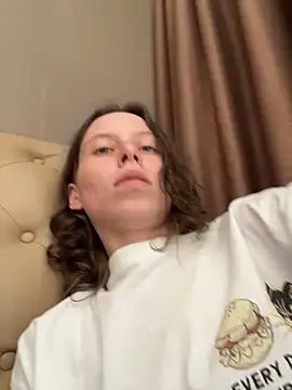 rinamood (F young) - completely naked for 5 minutes