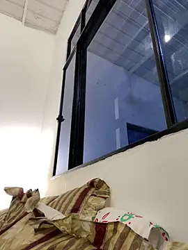 boyfriend-hot (M young) - I get naked and show you my ass