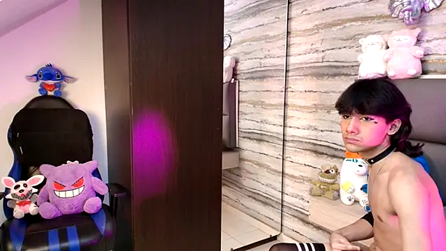 Lovers_21 Live Webcam on Stripchat