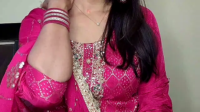 Live sex cam di Naina_For_You