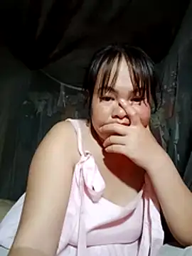 emilyzz - Emilyzz's free webcam - UK Sex Cams