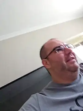 andrew1900529 (Ask my age) - wet dick