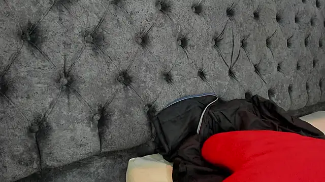 COMPTON_01 live show on StripChat 