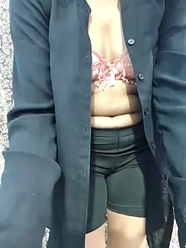 Shakis8989 live cam screenshot female on Gratis Show – Free Live Cams