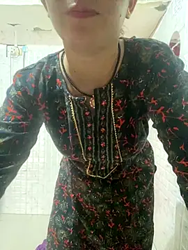 Red_Queen_11 Live Webcam on Stripchat