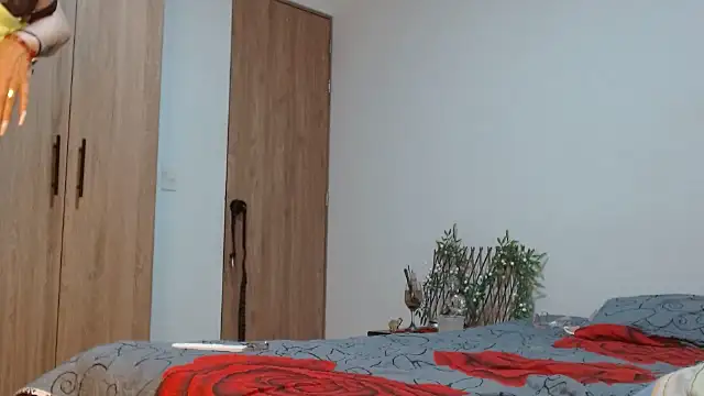 naiaratobon__ - Naiaratobon__'s free webcam - UK Sex Cams