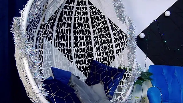  EvvaLovvia chat room