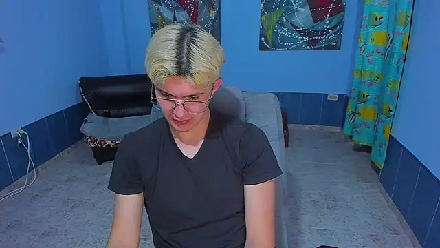 patrik_027 (M twink) - remove shirt🥵