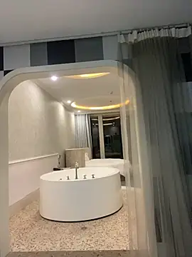 chuchu1991 (F young) - 网约順风车5座假阳具抽插2分鐘