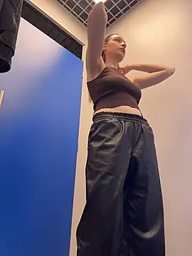 sashacatt (F young) - Masturbation+one finger in  pussy🔥