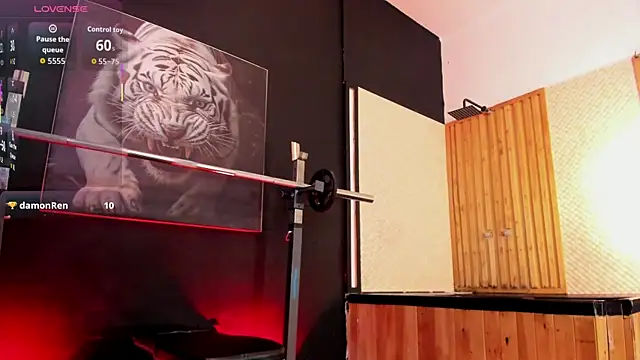 luke__09 (Ask my age) - take off my shirt