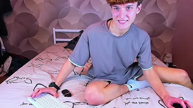 ian_flor (M twink) - take off clothes