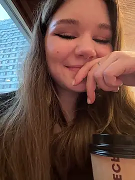 pumashyxd (F young) - FULL NAKED IN CAFE’S TOILET