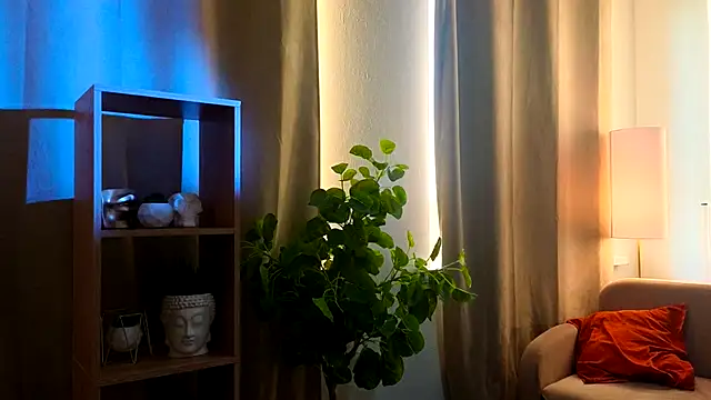 laylacookies_ - LaylaCookies_'s free webcam - UK Sex Cams