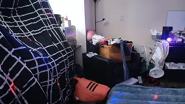 Longdongsilver_3... Live Webcam on Stripchat