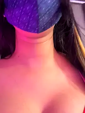 neha18 (F teen) - Show lips first time