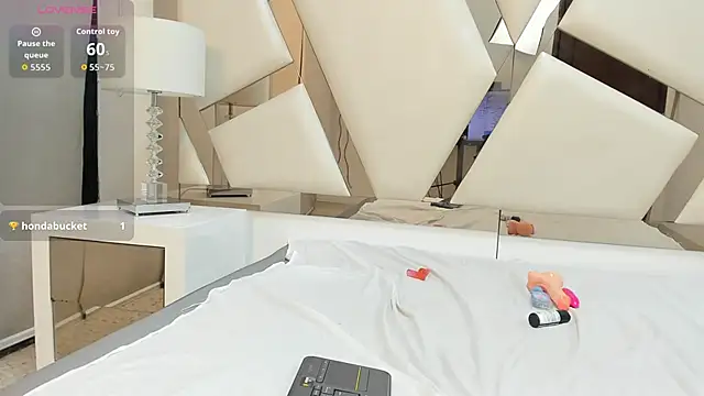 tiffanybeckerr (F young) - RUB MY ASSHOLE ⭐